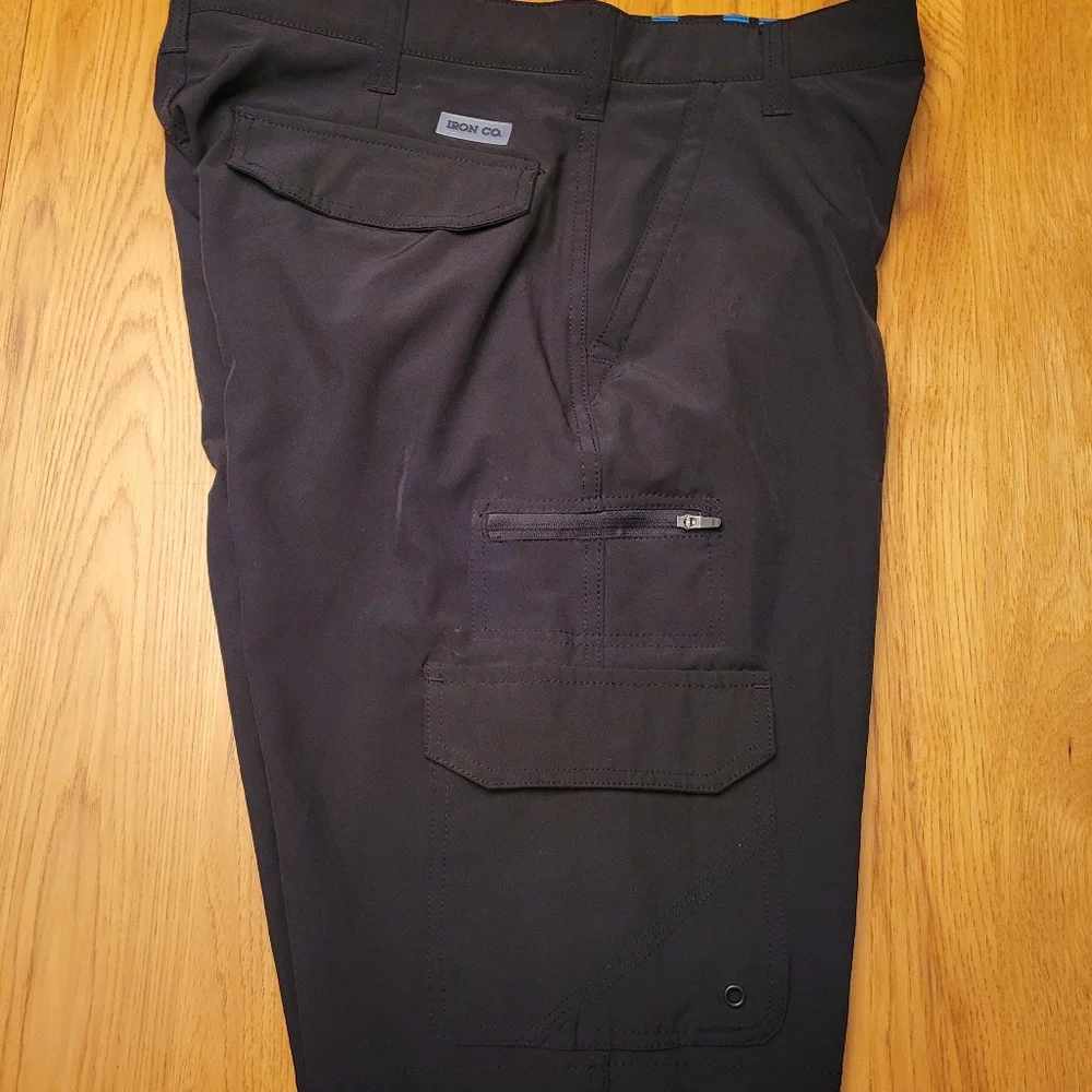 Men's Iron Co. Black Cargo Golf Shorts - Picture 3 of 6